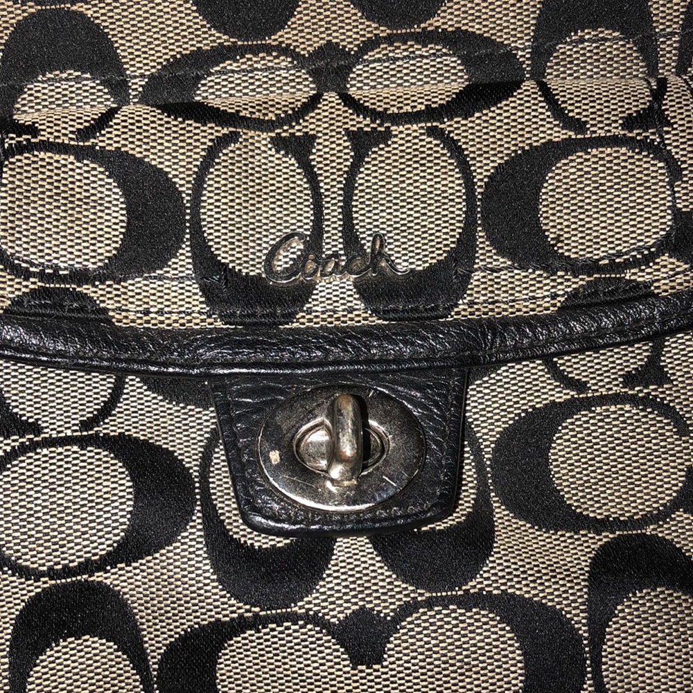 π
Authentic Coach Purse - Picture 2 of 5